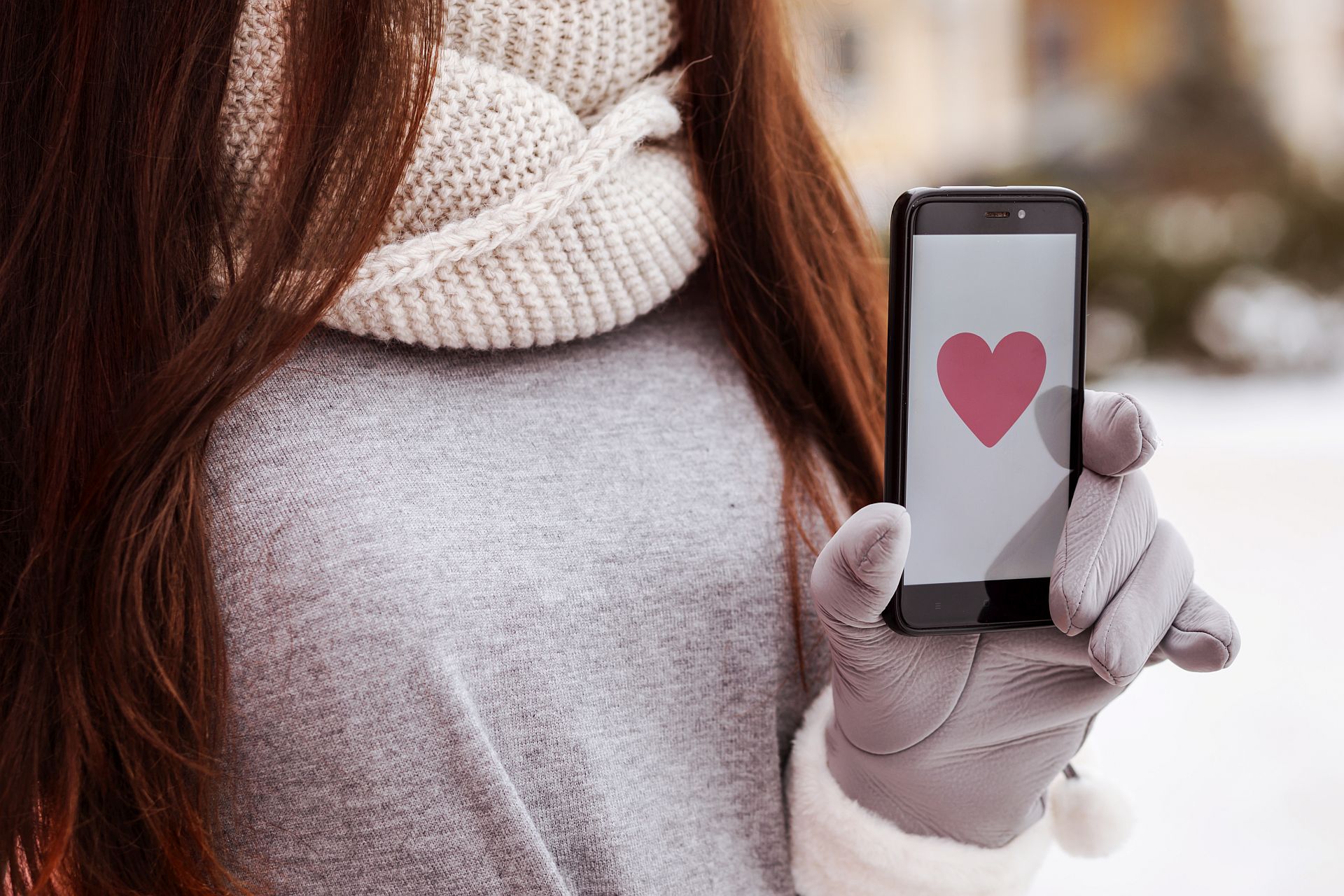 Kobieta poznała miłość życia przez aplikację randkową