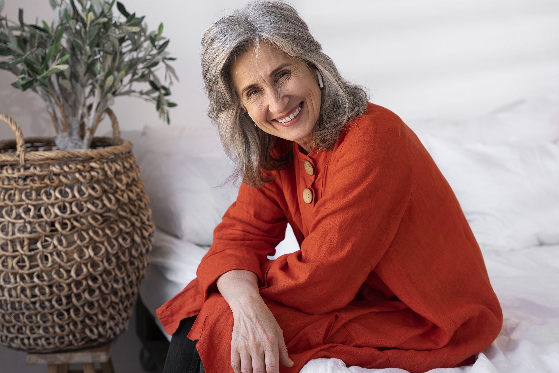 Kobieta mająca problem z nadmiernym owłosieniem