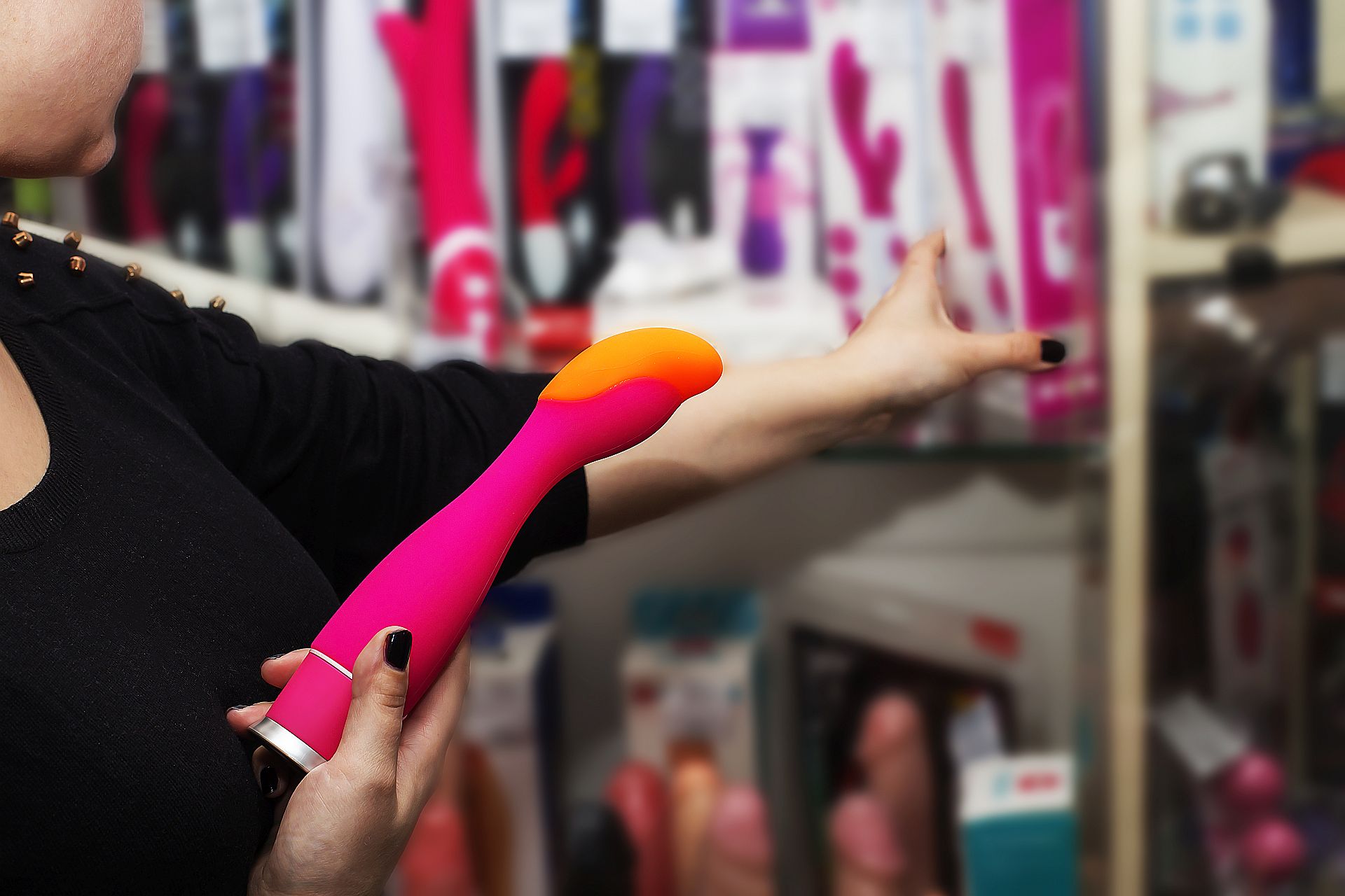 Wybór wibratora w sexshopie