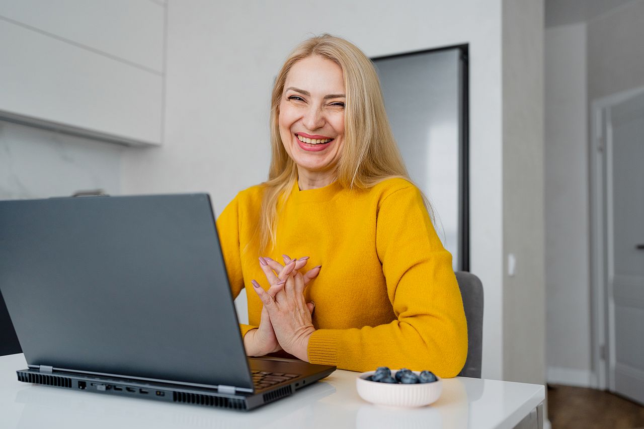 Osoba niebinarna w relacji - jak pielęgnować bliskość i przyjemność?