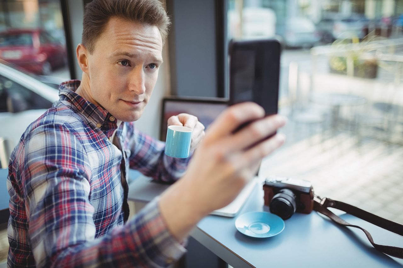 Performative man - jak rozpoznać go w relacji?