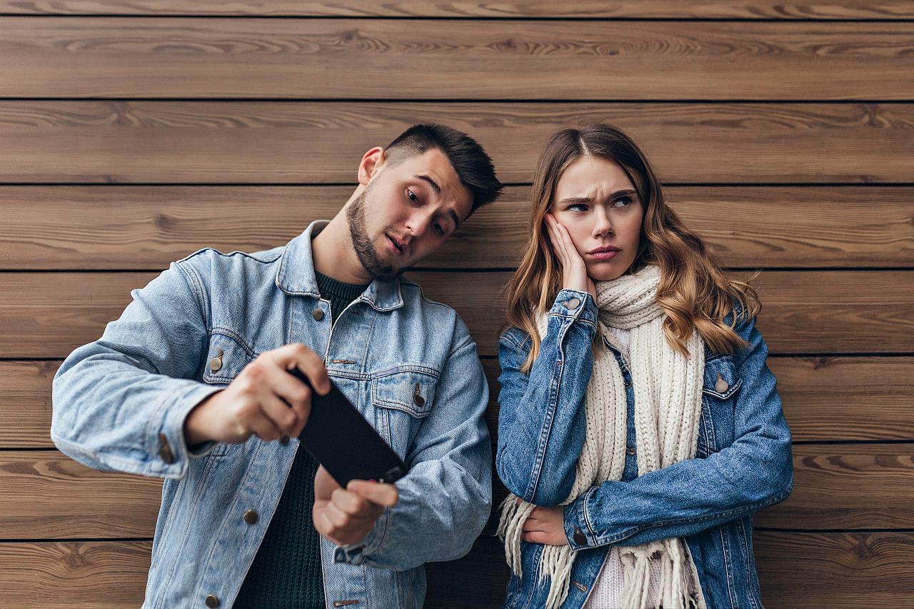 Negging - na czym polega i jak na niego reagować?