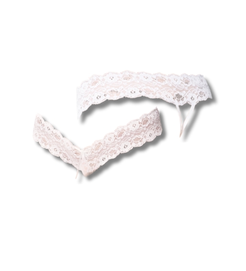 Ponętne białe stringi z dziurką