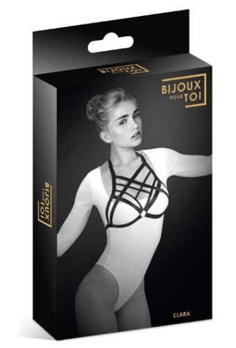 Paski akcentujące kobiecy biust