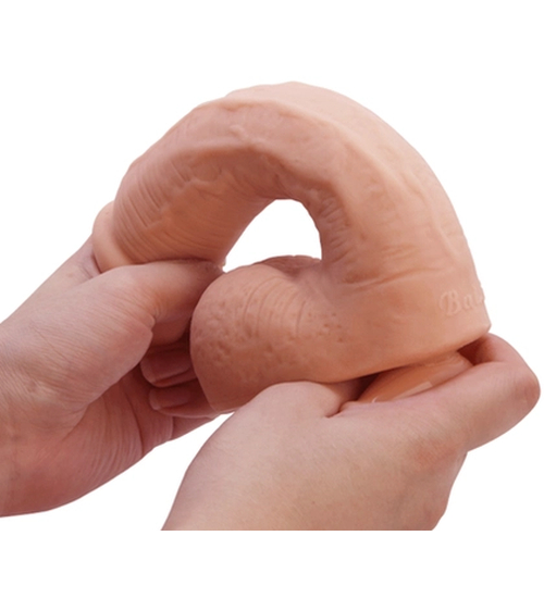 Pokaźne dildo z cyberskóry