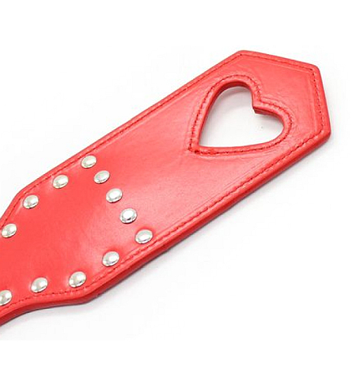 Czerwona packa z serduszkiem