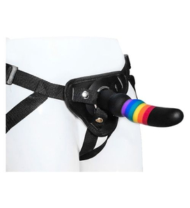 Czarny strap-on z tęczowymi paskami i regulowaną uprzężą