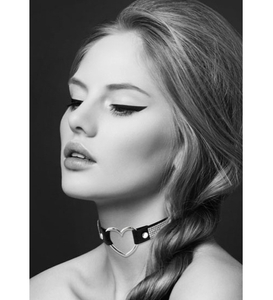 Obroża z metalowym serduszkiem